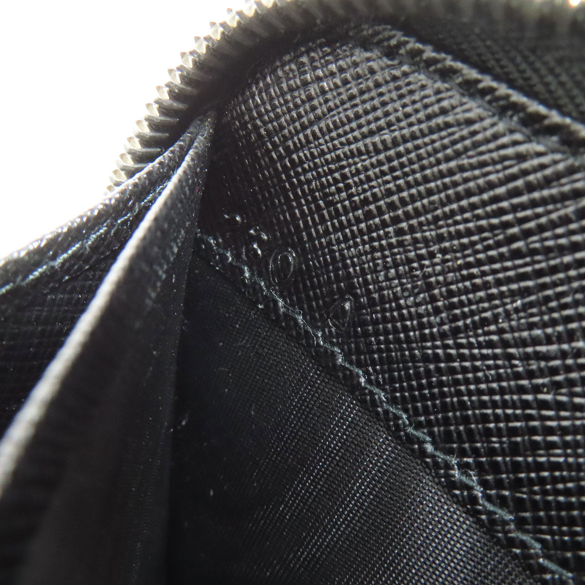 PRADA Zip Around Long wallet (with coin pocket) Safiano Ladies [Used]