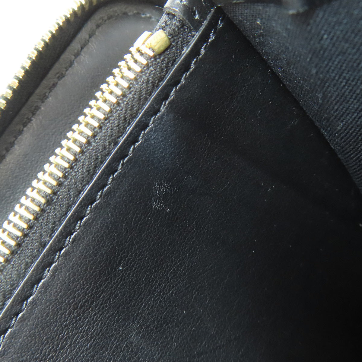 FENDI Zip Around Long wallet (with coin pocket) Leather Ladies [Used]