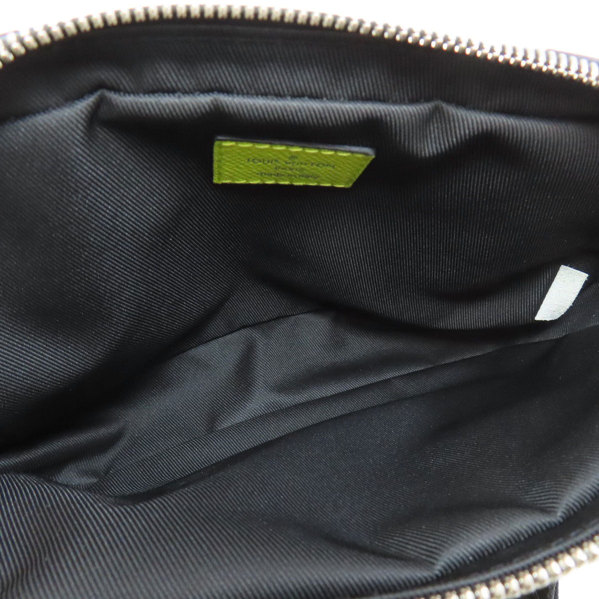 LOUIS VUITTON M30251 Bum bag outdoor body bag Taigalama Ladies [Used]