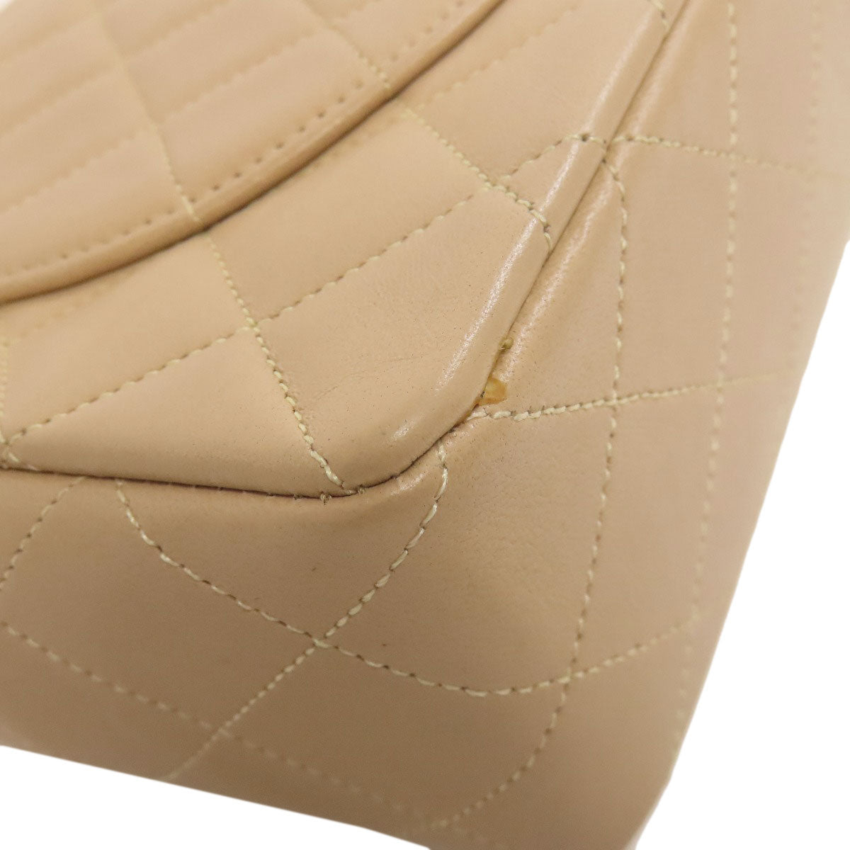 CHANEL ChainShoulder Matelasse GoldHardware Shoulder Bag Lambskin Ladies [Used]