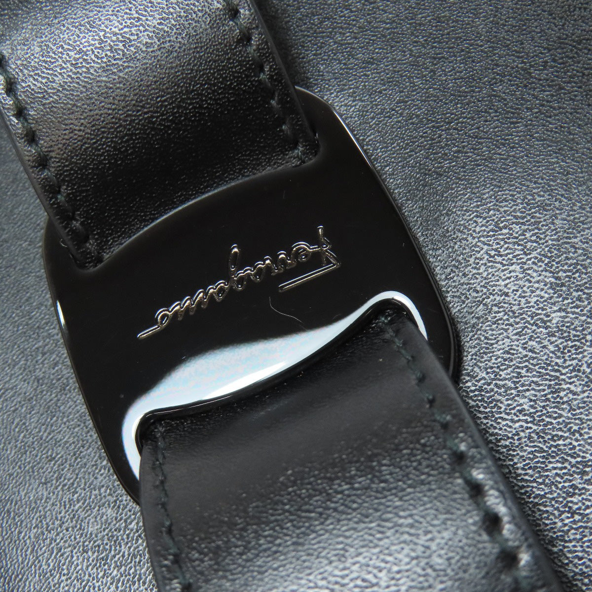 Salvatore Ferragamo Vara ribbon Bifold Wallet with Coin Pocket Leather Ladies [Used]