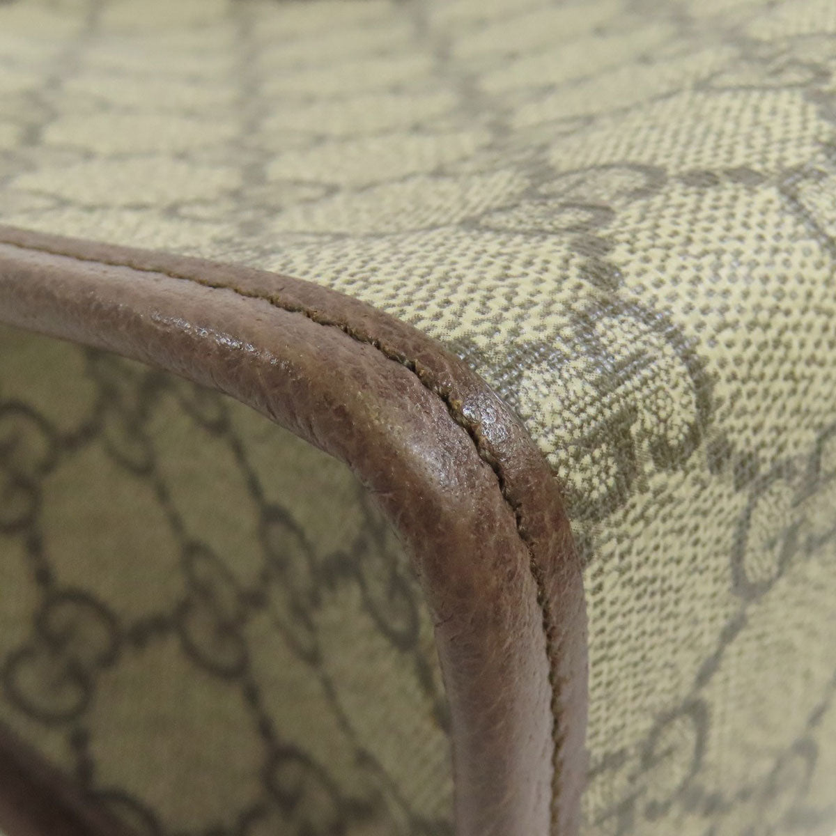 GUCCI 598234 Off-White Medium Pouch in GG Supreme Clutch bag PVC Ladies [Used]