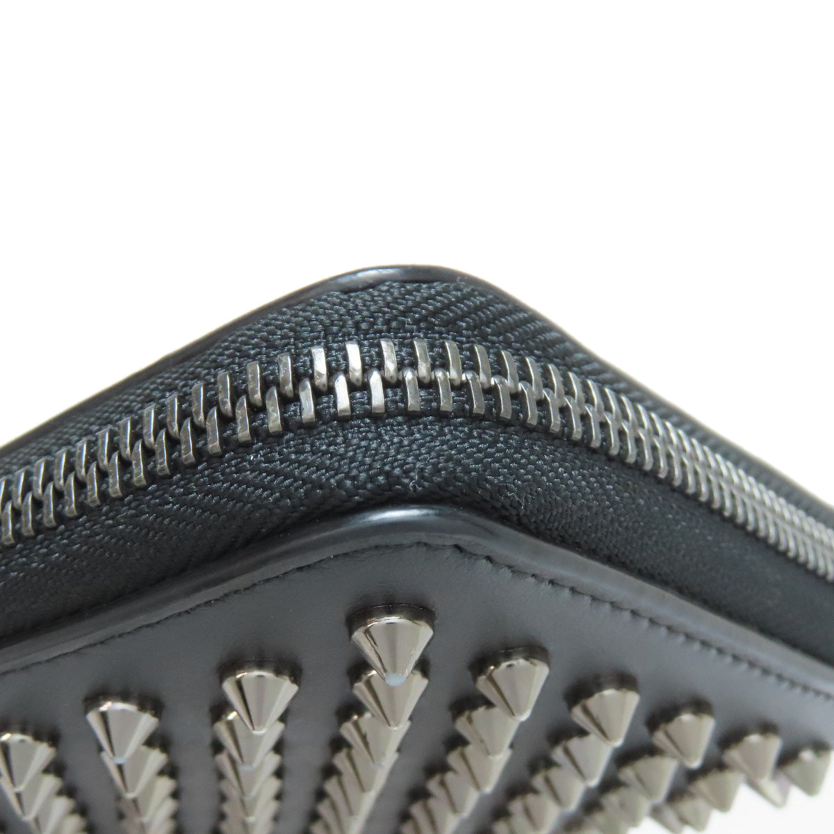 Christian Louboutin Studs Long wallet (with coin pocket) Calf Ladies [Used]