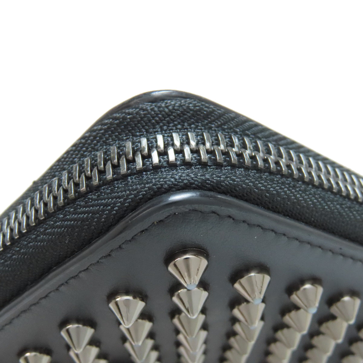 Christian Louboutin Studs Long wallet (with coin pocket) Calf Ladies [Used]