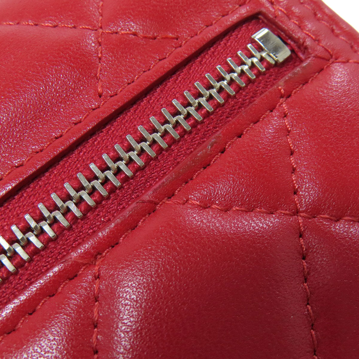 CHANEL ChainShoulder Matelasse SilverHardware Bifold Wallet with Coin Pocket Lambskin Ladies [Used]