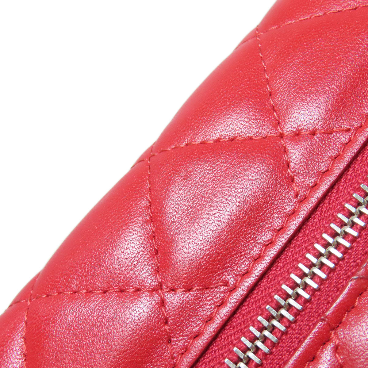 CHANEL ChainShoulder Matelasse SilverHardware Bifold Wallet with Coin Pocket Lambskin Ladies [Used]