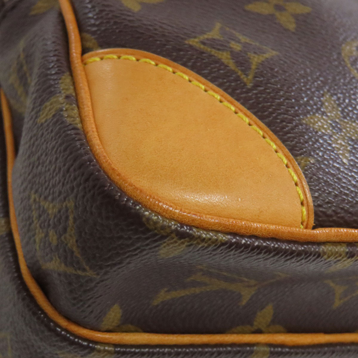 LOUIS VUITTON M45236 Amazon Shoulder Bag Monogram canvas Ladies [Used]