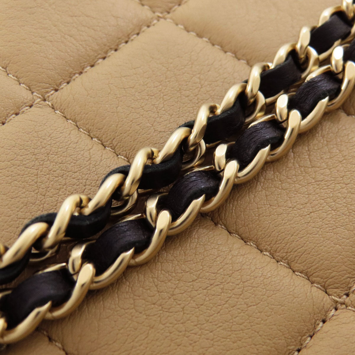 CHANEL ChainShoulder Matelasse GoldHardware Shoulder Bag Calf Ladies [Used]