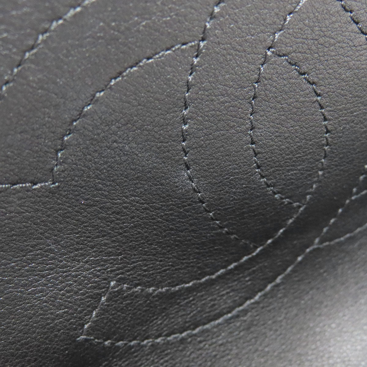 CHANEL ChainShoulder Matelasse GoldHardware Shoulder Bag Calf Ladies [Used]