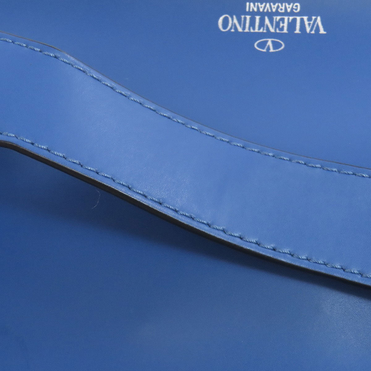 VALENTINO logo body bag Leather Ladies [Used]