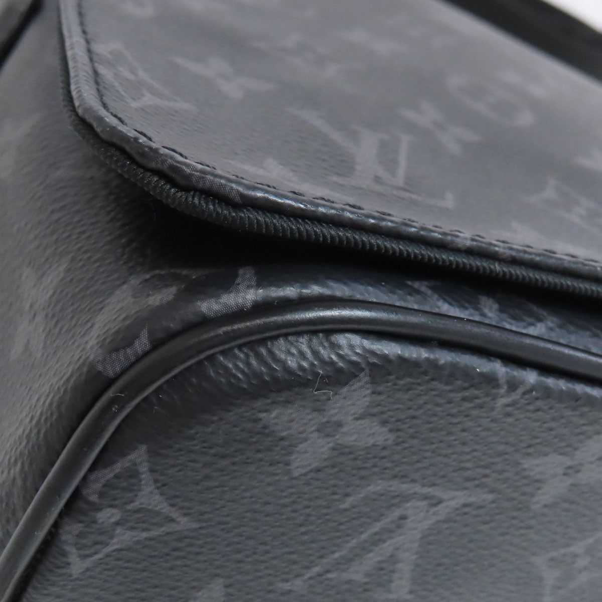 LOUIS VUITTON M44000 District PM Shoulder Bag Monogram Eclipse Ladies [Used]