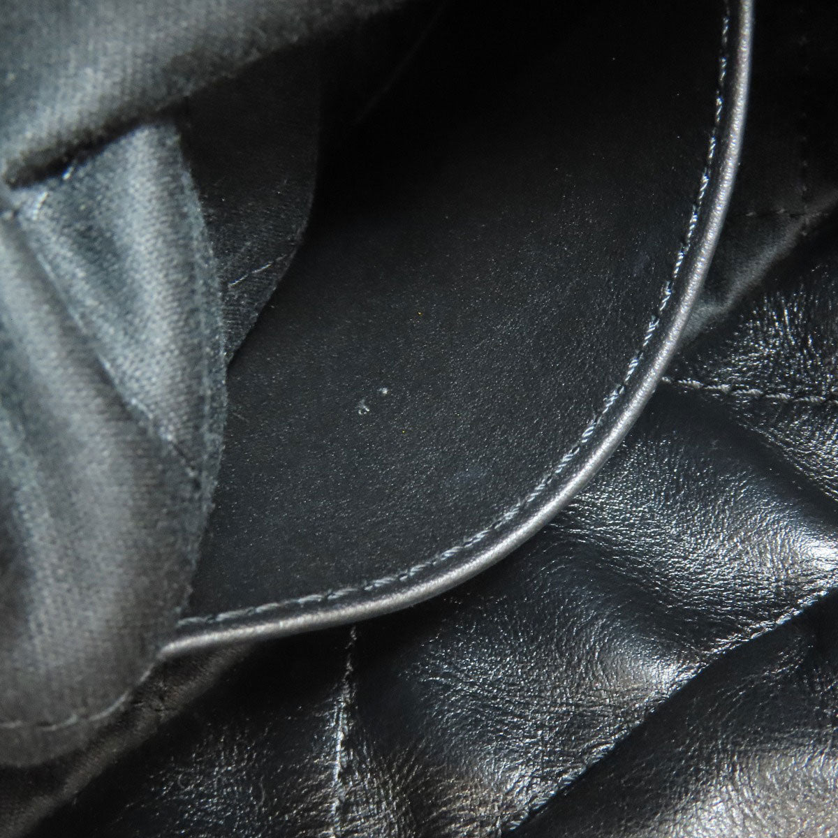 CHANEL Chanel 22 Gold Hardware Handbag Lambskin Ladies [Used]