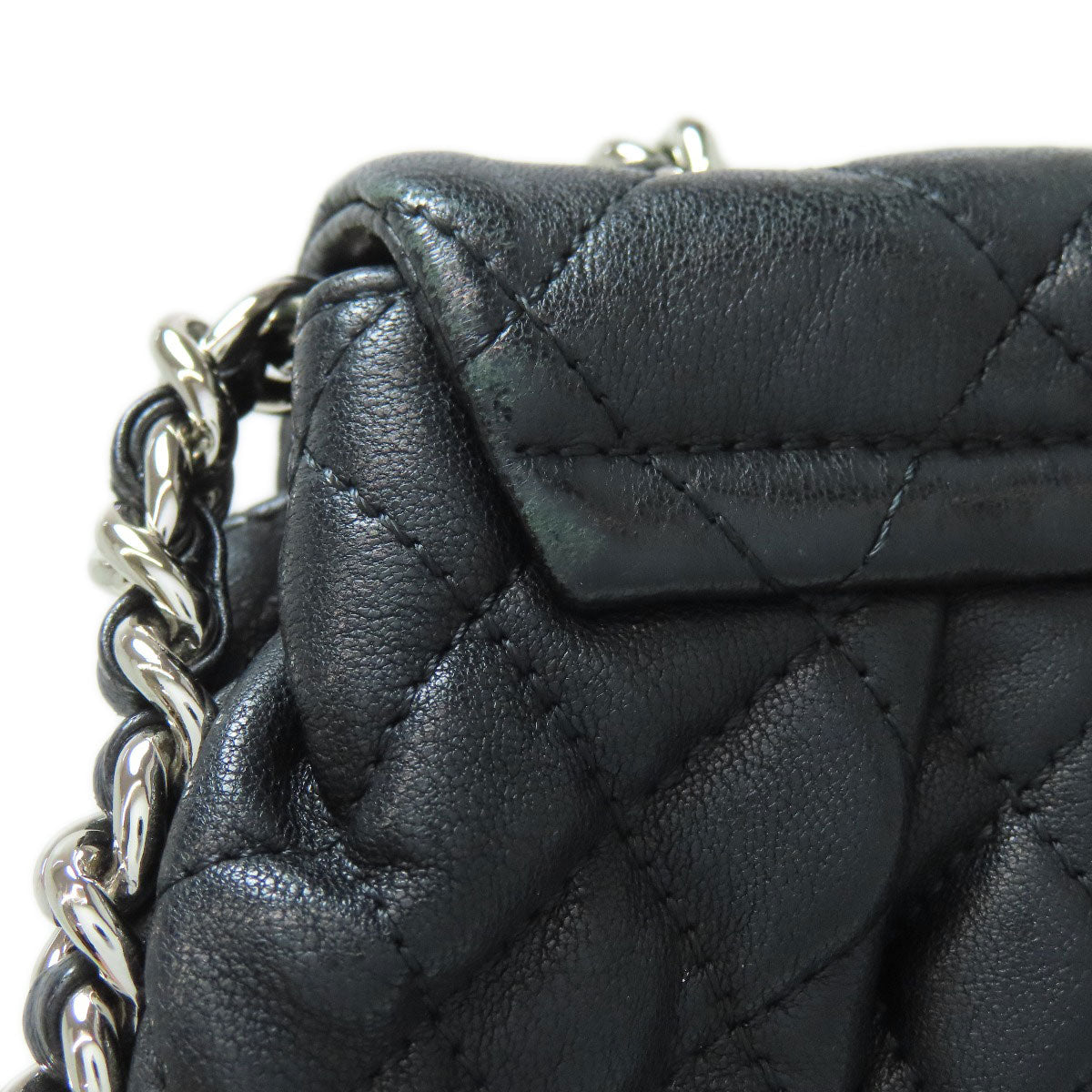 CHANEL ChainShoulder Matelasse SilverHardware Shoulder Bag Calf Ladies [Used]