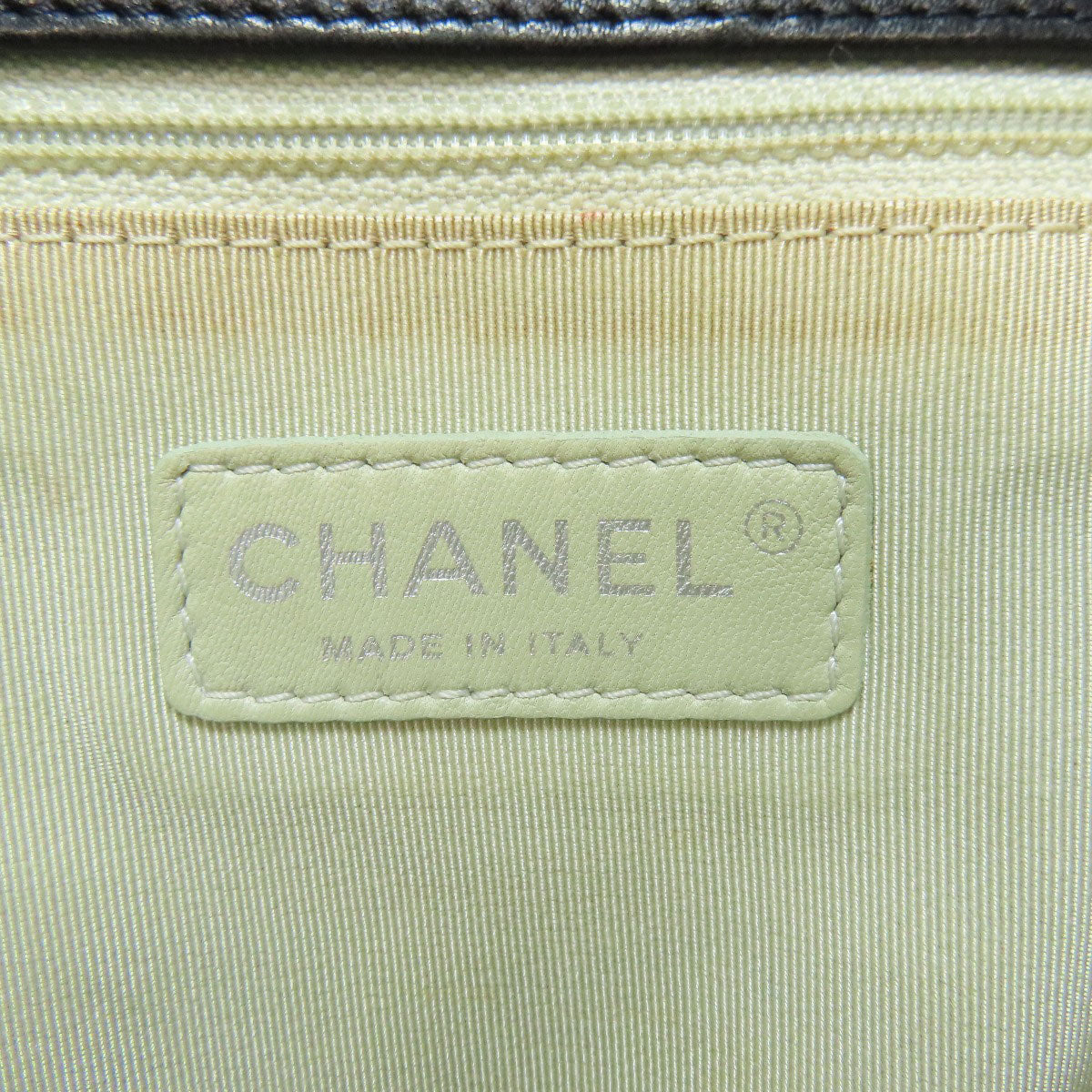 CHANEL ChainShoulder Matelasse SilverHardware Shoulder Bag Calf Ladies [Used]