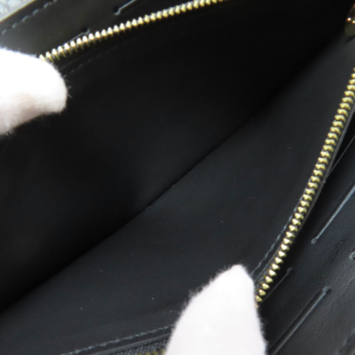 LOUIS VUITTON M64551 Portefeiulle ã» Capsines Long wallet (with coin pocket) Taurillon Clemence Ladies [Used]