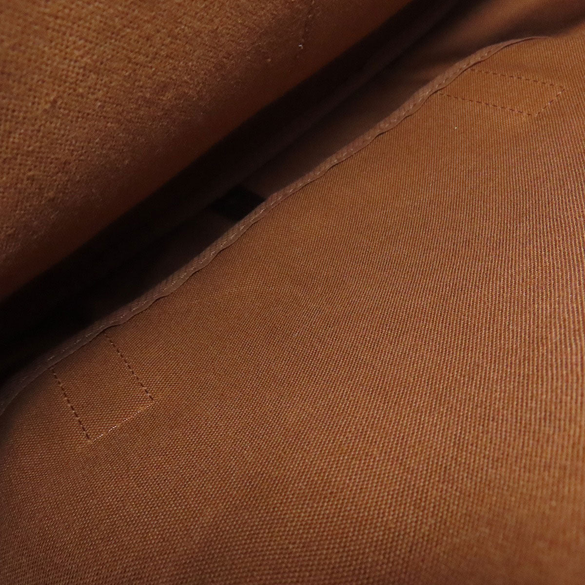 LOUIS VUITTON M42252 Saumur 43 LL Shoulder Bag Monogram canvas Ladies [Used]