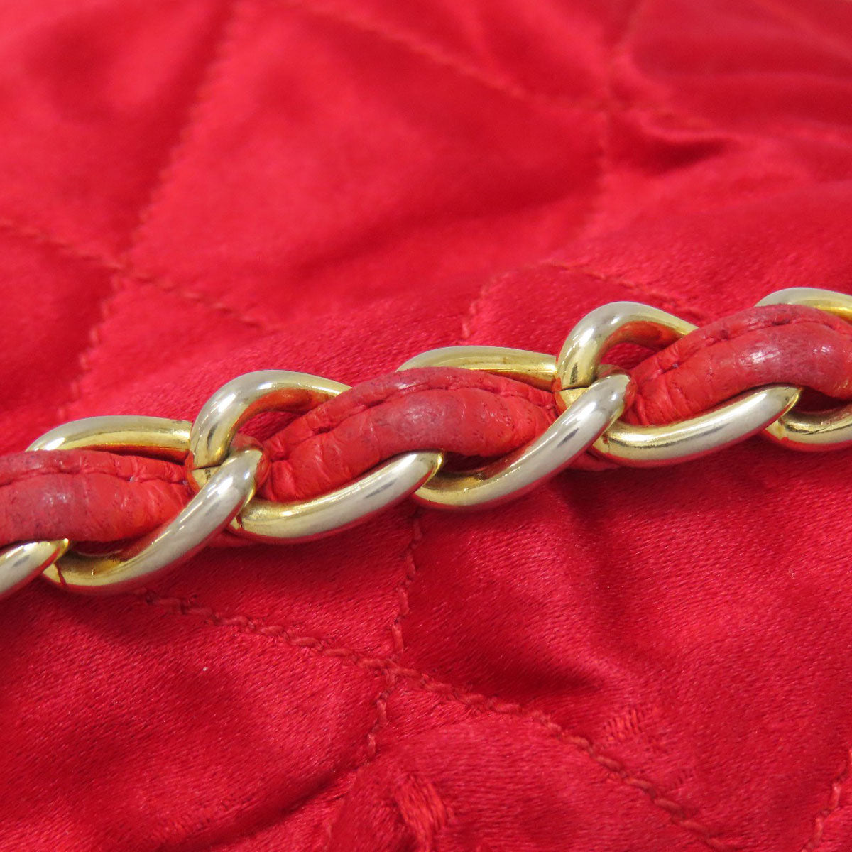 CHANEL DrawstringShoulder Matelasse GoldHardware Shoulder Bag Satin Ladies [Used]