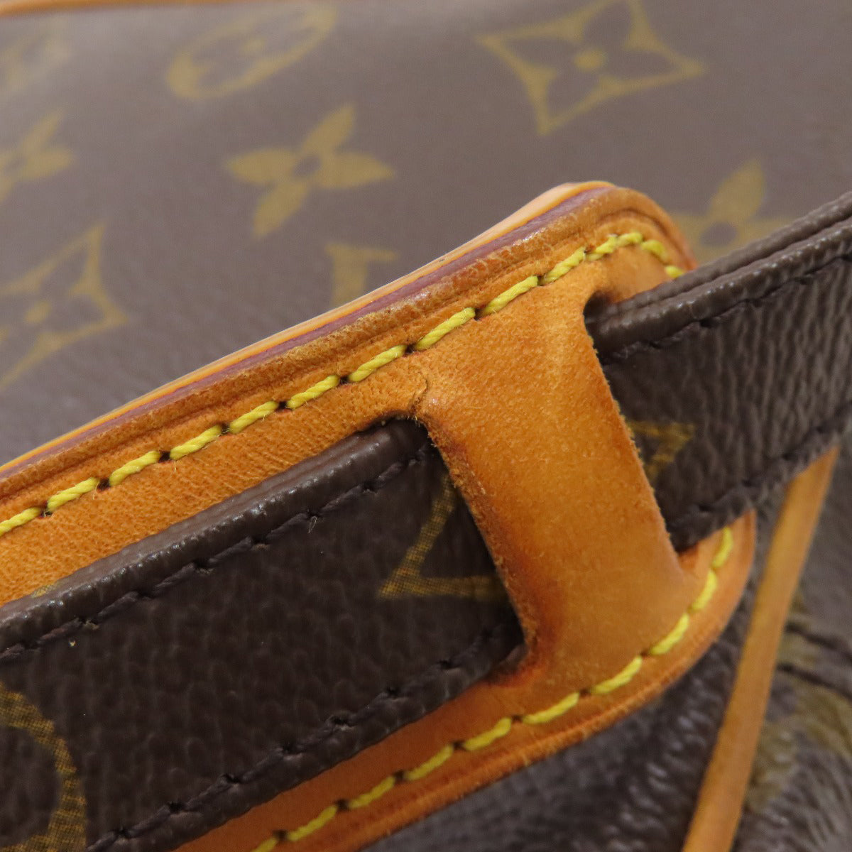 LOUIS VUITTON M45236 Amazon Shoulder Bag Monogram canvas Ladies [Used]