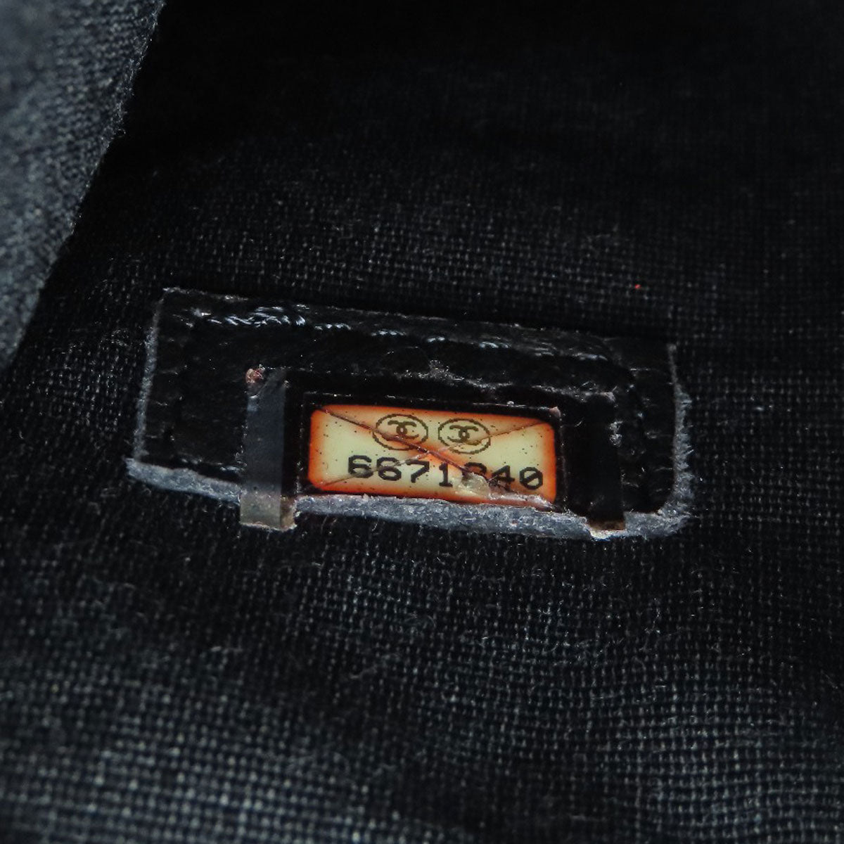 CHANEL Medallion SilverHardware Tote Bag Grained Calfskin Skin Ladies [Used]