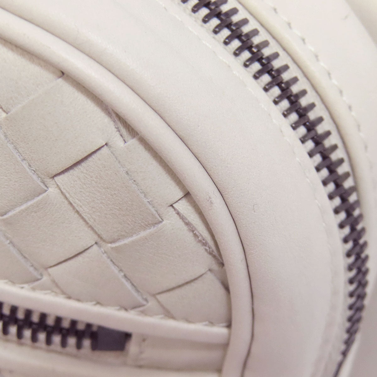 BOTTEGA VENETA Intrecciato body bag Calf Ladies [Used]