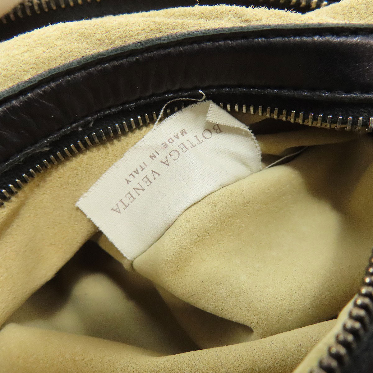 BOTTEGA VENETA one belt embossed Shoulder Bag Calf Ladies [Used]