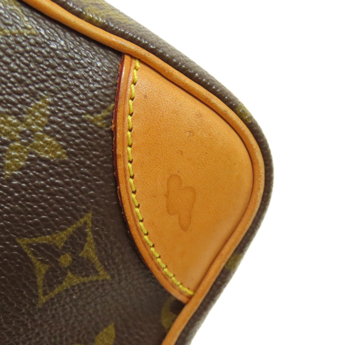 LOUIS VUITTON M45236 Amazon Shoulder Bag Monogram canvas Ladies [Used]