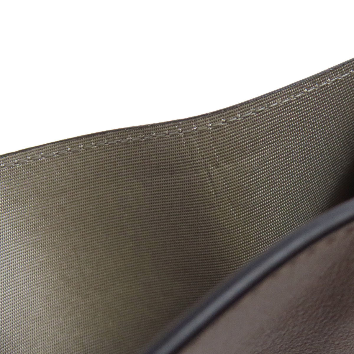 VALENTINO Compact wallet studs Bifold Wallet with Coin Pocket Leather Ladies [Used]