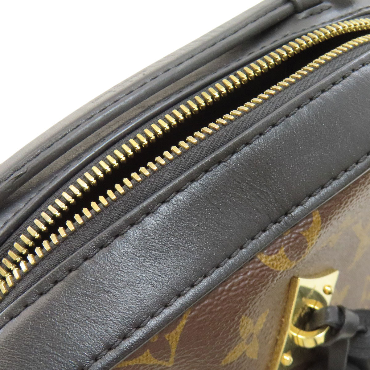 LOUIS VUITTON M43555 Saintonge Shoulder Bag Monogram canvas Ladies [Used]