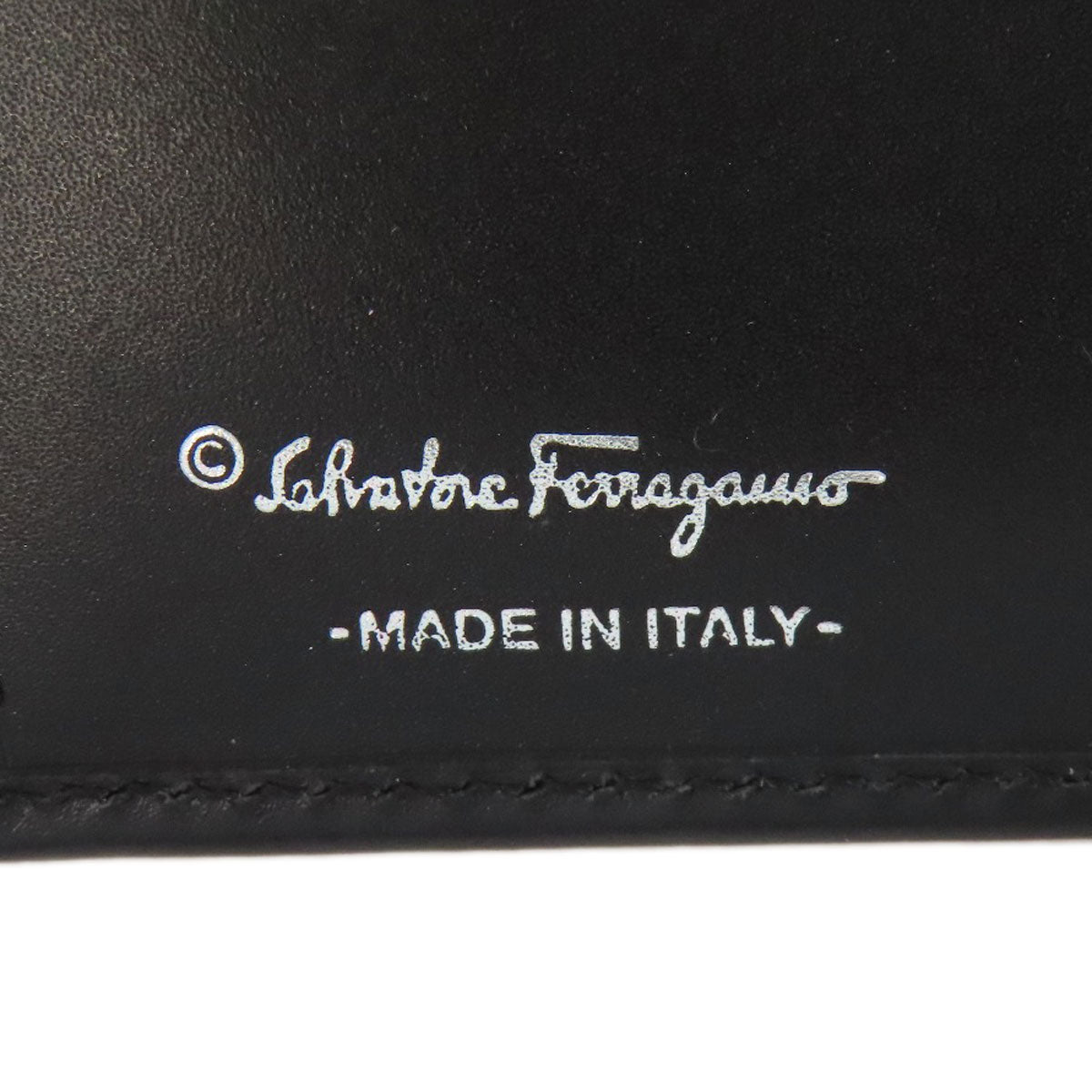Salvatore Ferragamo GanciniHardware Long wallet (with coin pocket) Leather Ladies [Used]