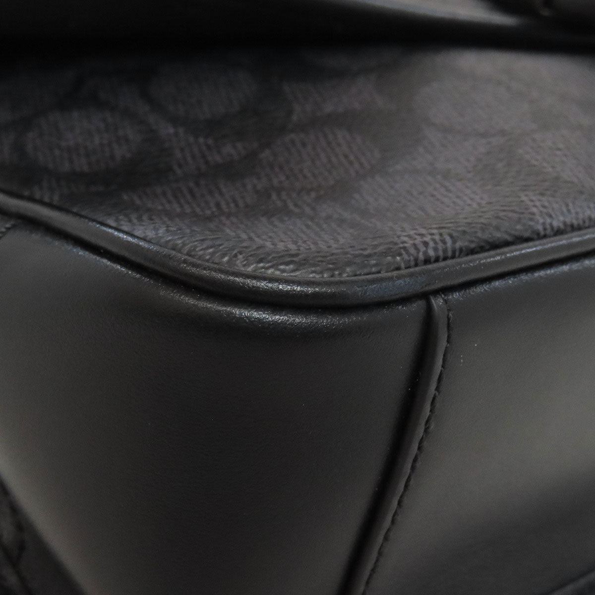 COACH CU202 League Messenger Signature Shoulder Bag PVC Ladies [Used]