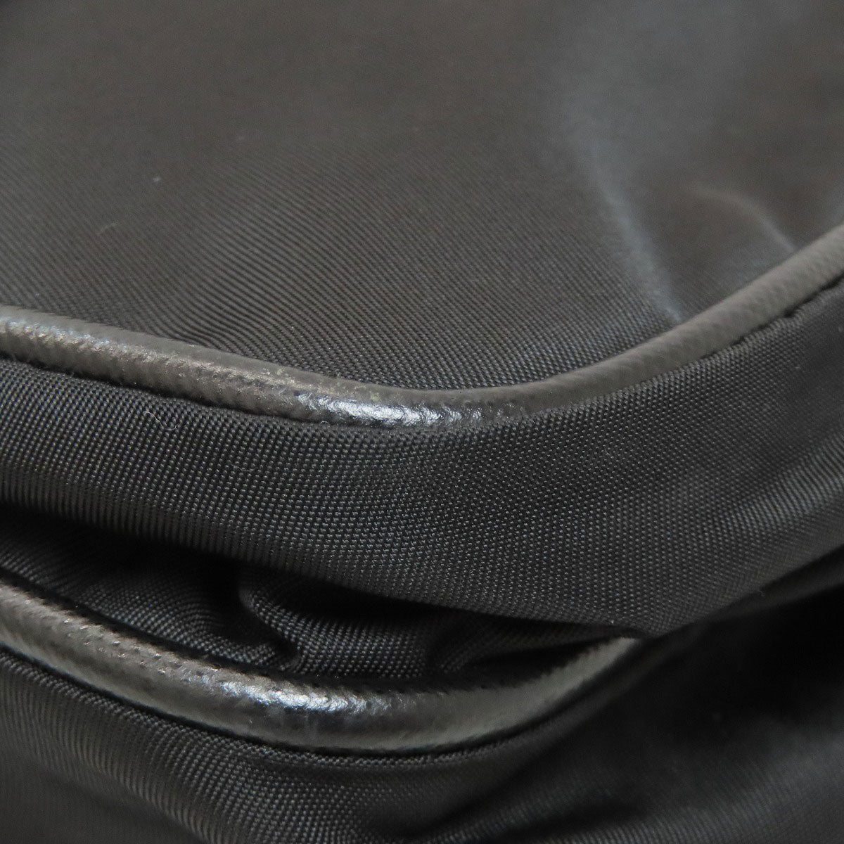 PRADA V166 Messenger Bag Logo Hardware Shoulder Bag Nylon Ladies [Used]