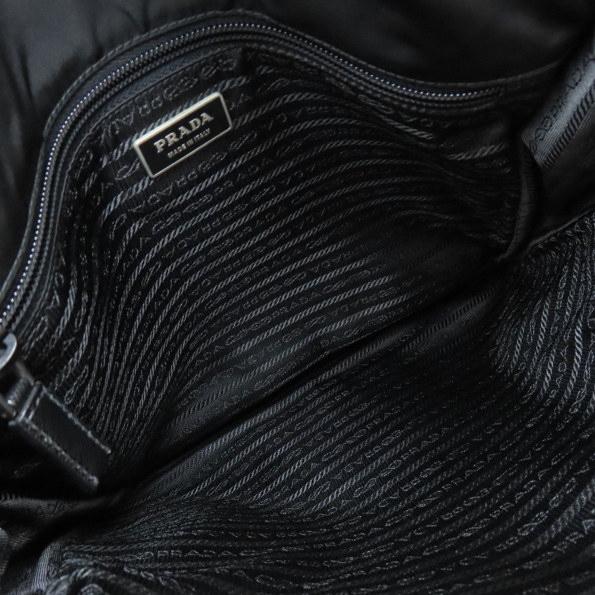 PRADA V166 Messenger Bag Logo Hardware Shoulder Bag Nylon Ladies [Used]