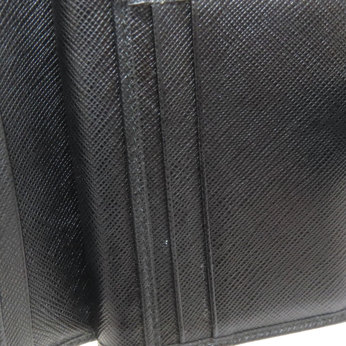 PRADA Triangle Charm Bifold Wallet with Coin Pocket Safiano Ladies [Used]