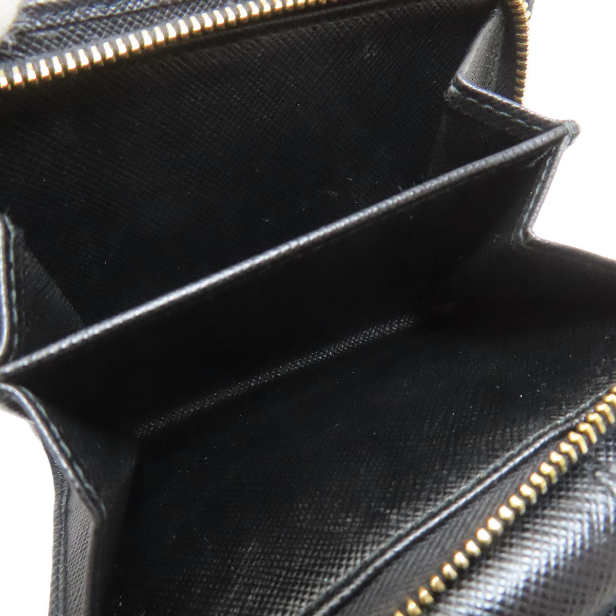 PRADA Triangle Charm Bifold Wallet with Coin Pocket Safiano Ladies [Used]