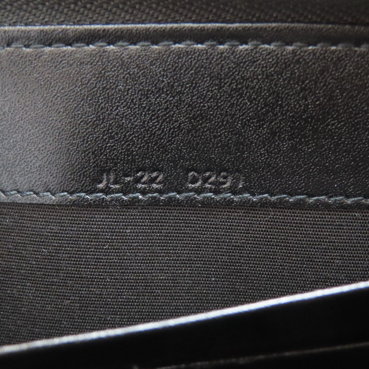 Salvatore Ferragamo GanciniHardware Long wallet (with coin pocket) Leather Ladies [Used]