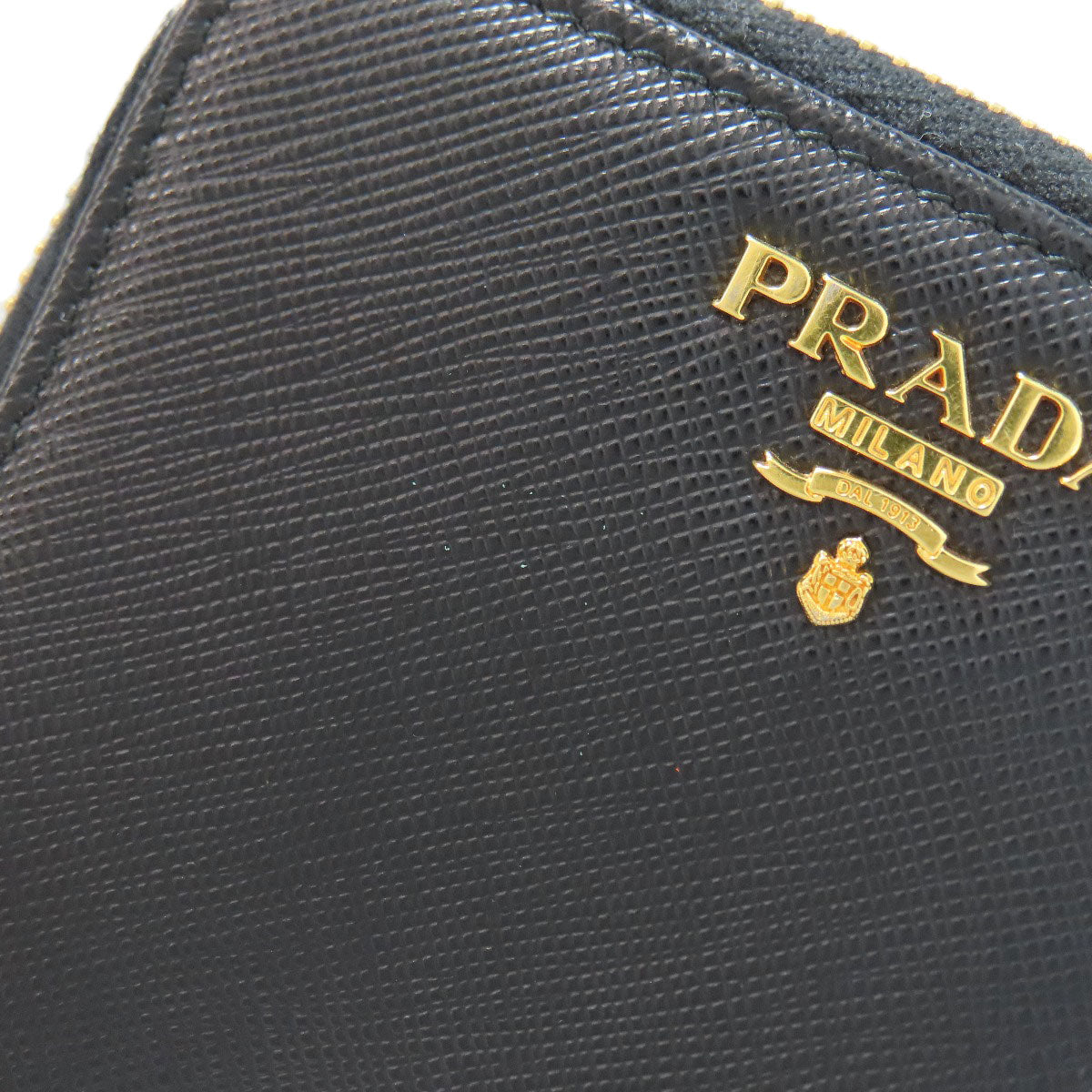 PRADA Zip wallet Bifold Wallet with Coin Pocket Safiano Ladies [Used]