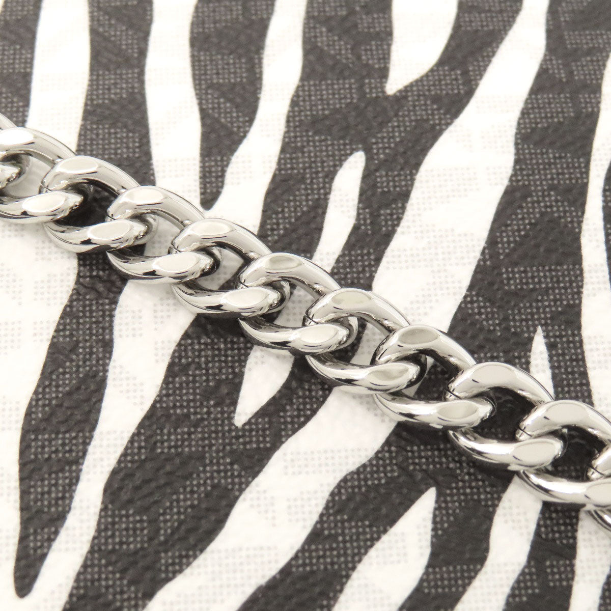 Michael Kors ChainShoulder MK Signature Zebra Pattern Shoulder Bag PVC Ladies [Used]