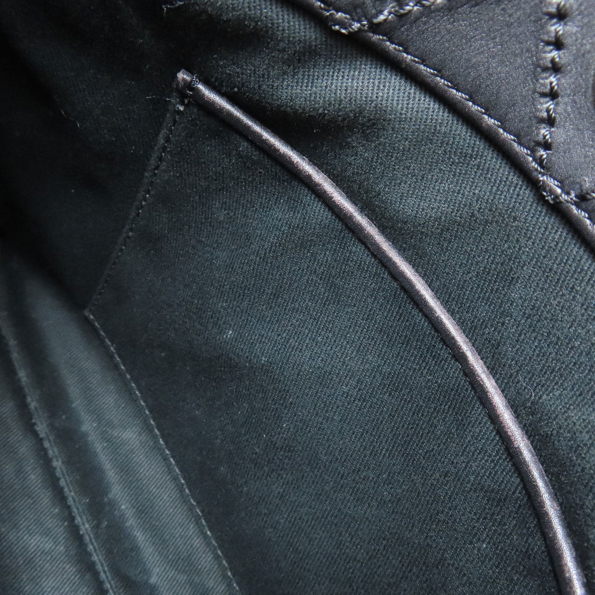 CHANEL Matelasse SilverHardware Shoulder Bag Calf Ladies [Used]