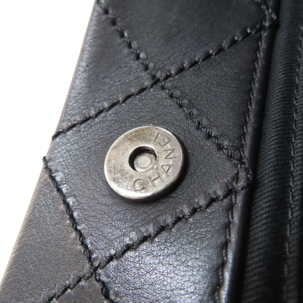 CHANEL Matelasse SilverHardware Shoulder Bag Calf Ladies [Used]