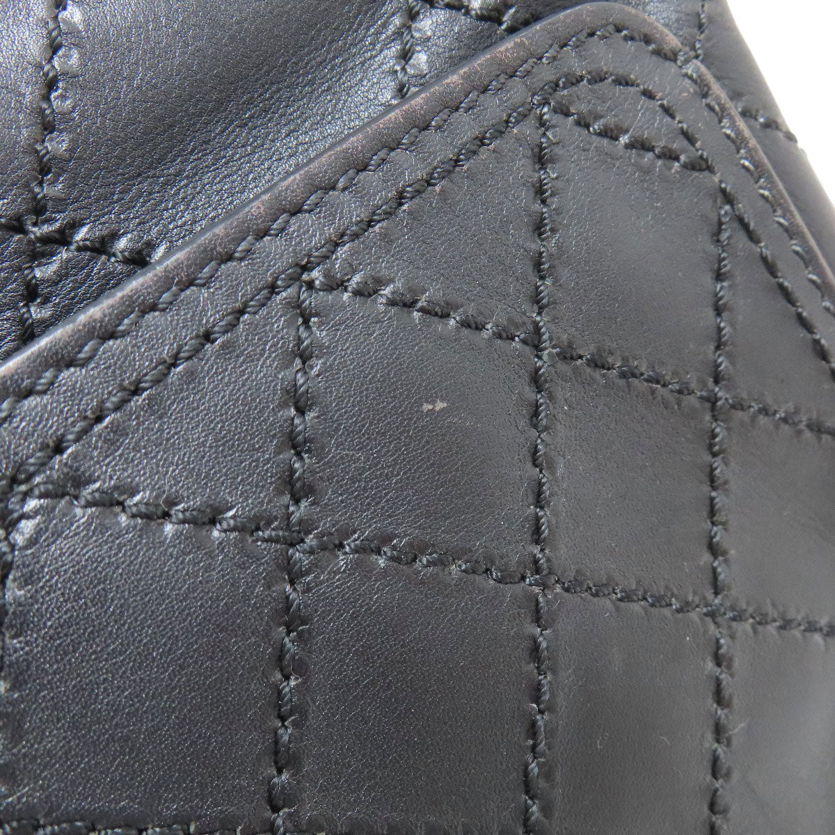 CHANEL Matelasse SilverHardware Shoulder Bag Calf Ladies [Used]