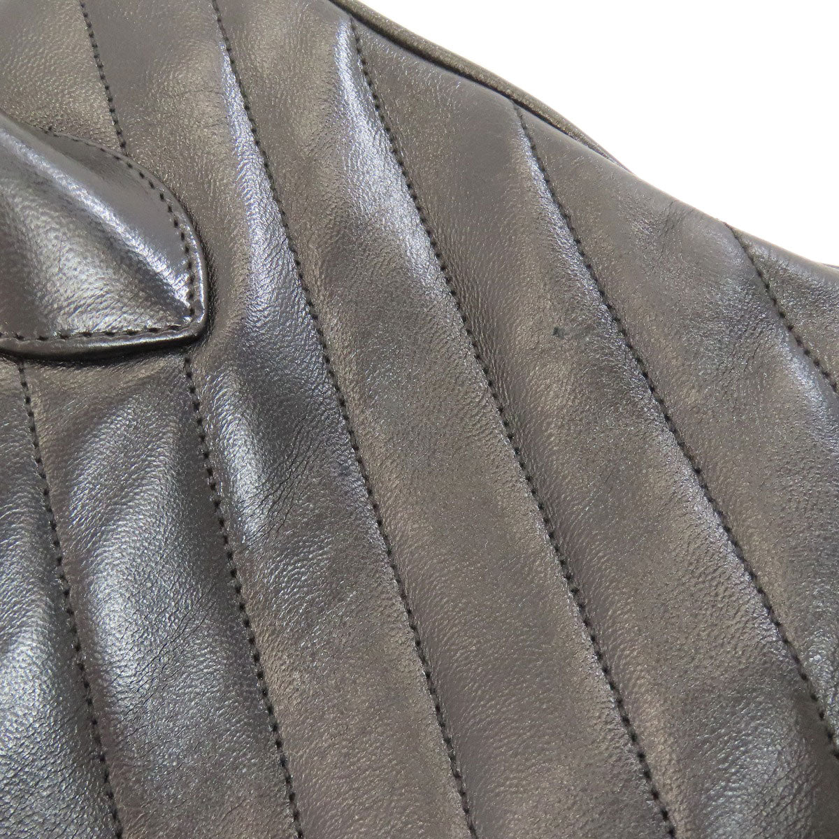 CHANEL V-stitch GoldHardware Handbag Lambskin Ladies [Used]