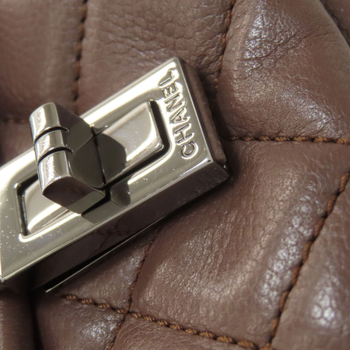 CHANEL ChainShoulder Matelasse SilverHardware Handbag Lambskin Ladies [Used]