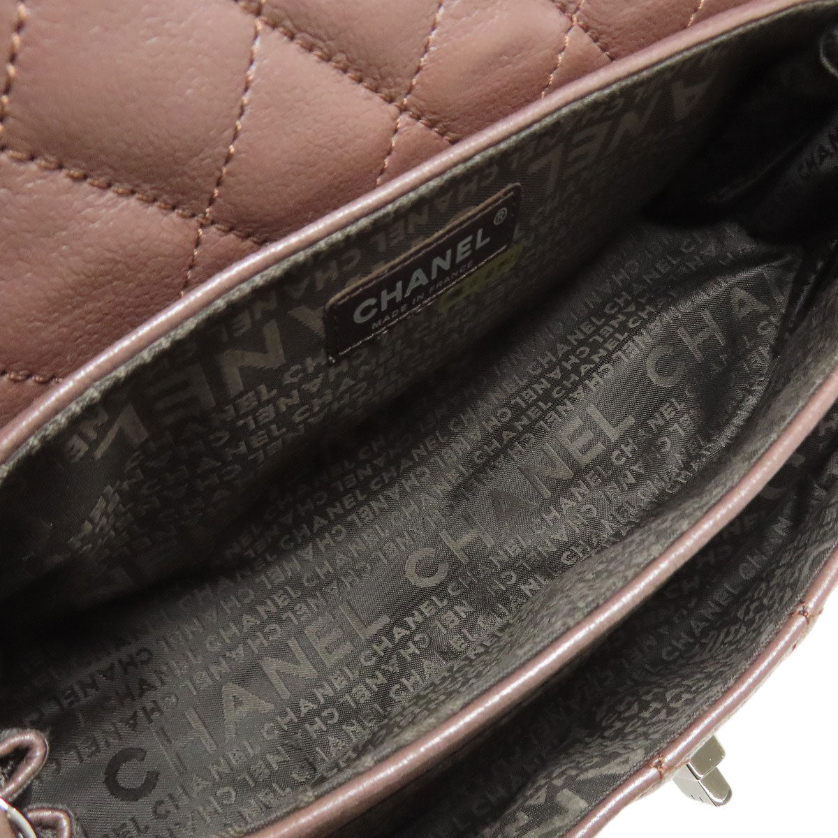 CHANEL ChainShoulder Matelasse SilverHardware Handbag Lambskin Ladies [Used]