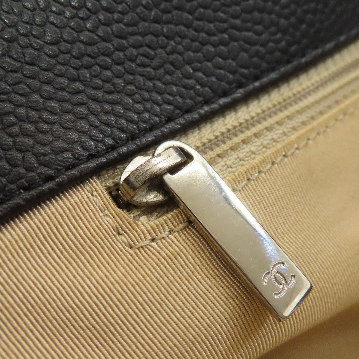 CHANEL Chain Bag Matelasse Silver Hardware Tote Bag Grained Calfskin Skin Ladies [Used]