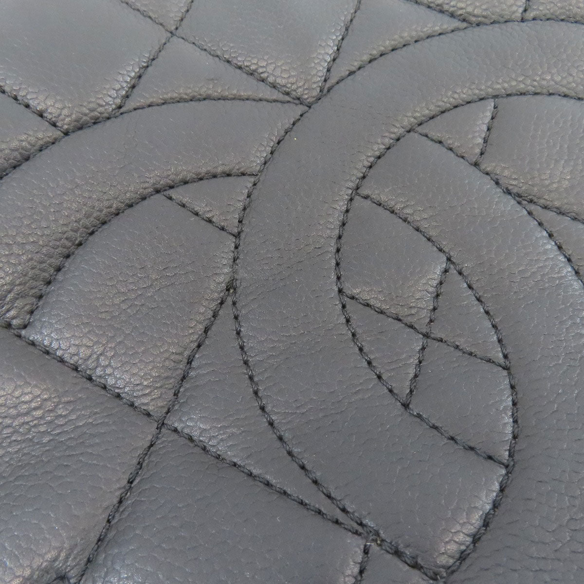 CHANEL Chain Bag Matelasse Silver Hardware Tote Bag Grained Calfskin Skin Ladies [Used]