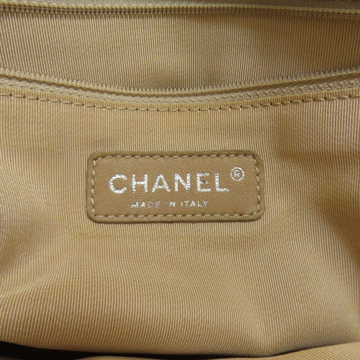 CHANEL Chain Bag Matelasse Silver Hardware Tote Bag Grained Calfskin Skin Ladies [Used]