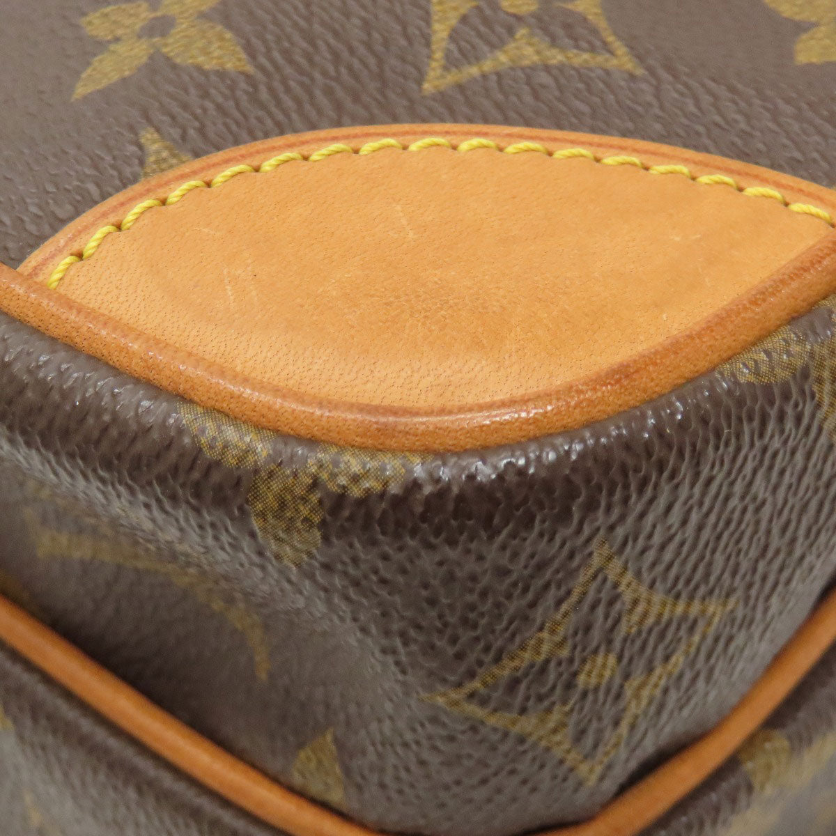 LOUIS VUITTON M45236 Amazon Shoulder Bag Monogram canvas Ladies [Used]