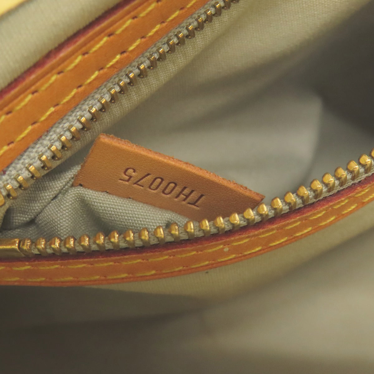 LOUIS VUITTON M91336 Lead PM Handbag Vernis Ladies [Used]