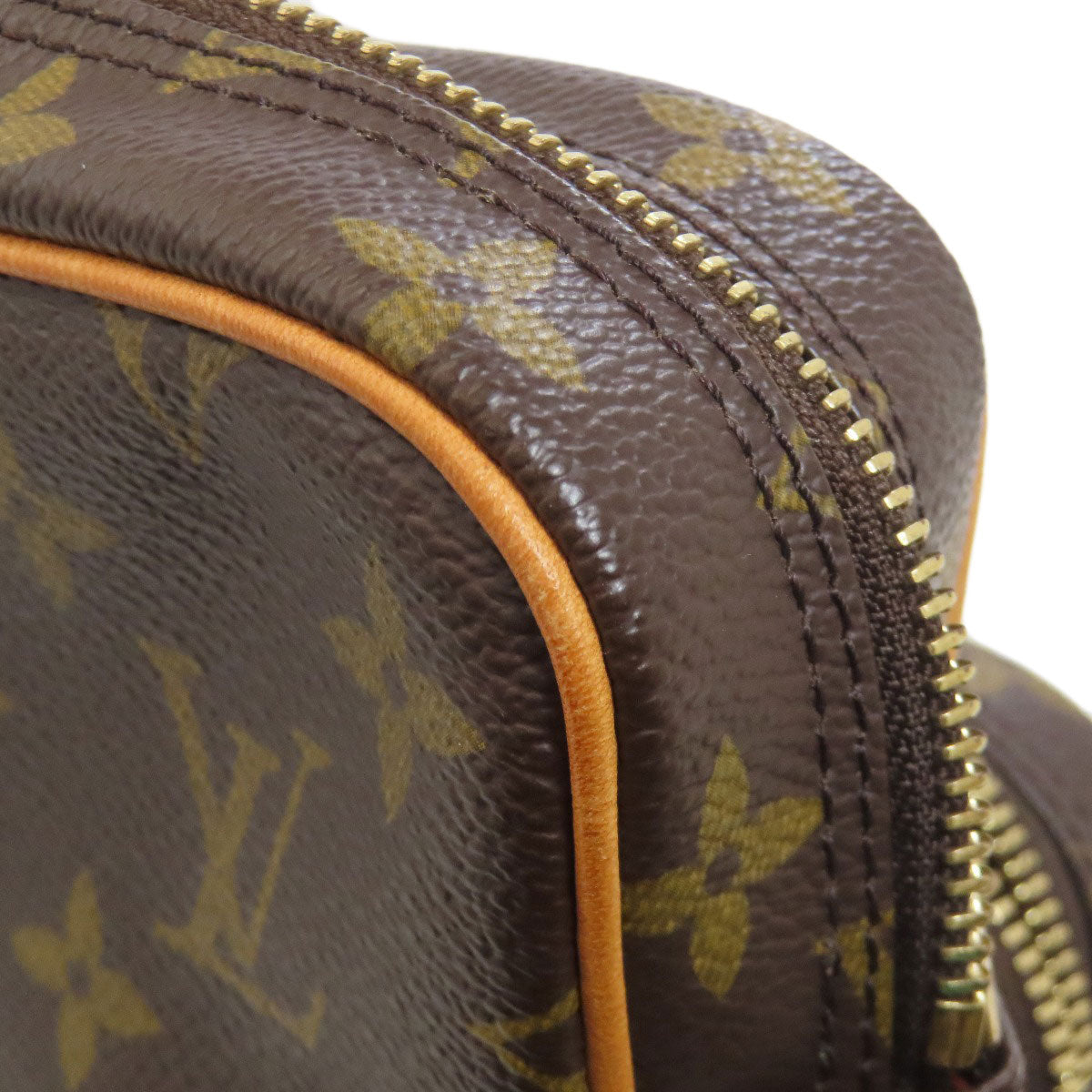 LOUIS VUITTON M45236 Amazon Shoulder Bag Monogram canvas Ladies [Used]