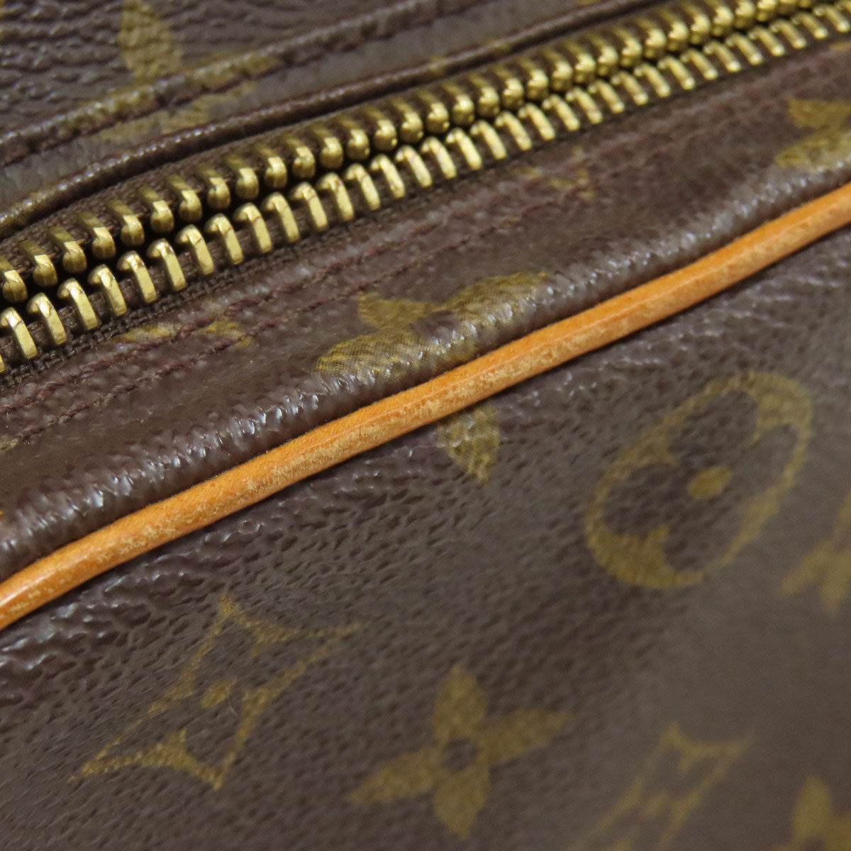 LOUIS VUITTON M45236 Amazon Shoulder Bag Monogram canvas Ladies [Used]